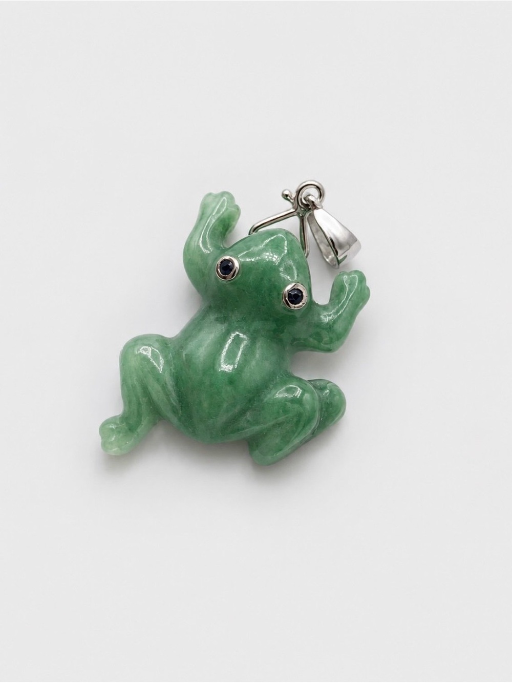 Rare Vintage Circa 1980 Carved Green Jade Climbing Frog Pendant
